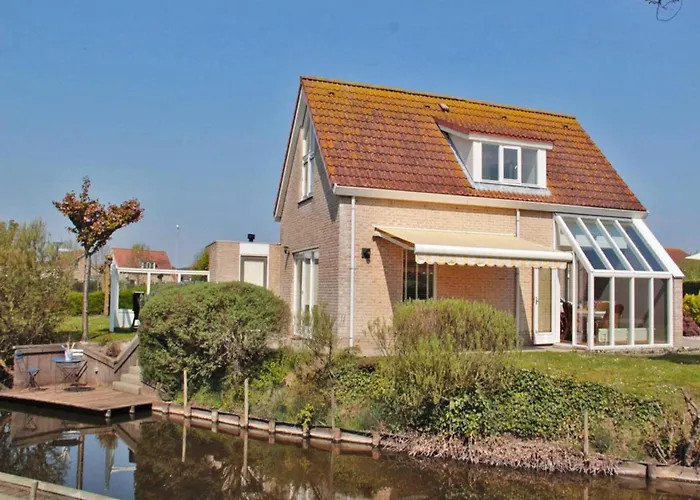 Nice Bungalow On The Water